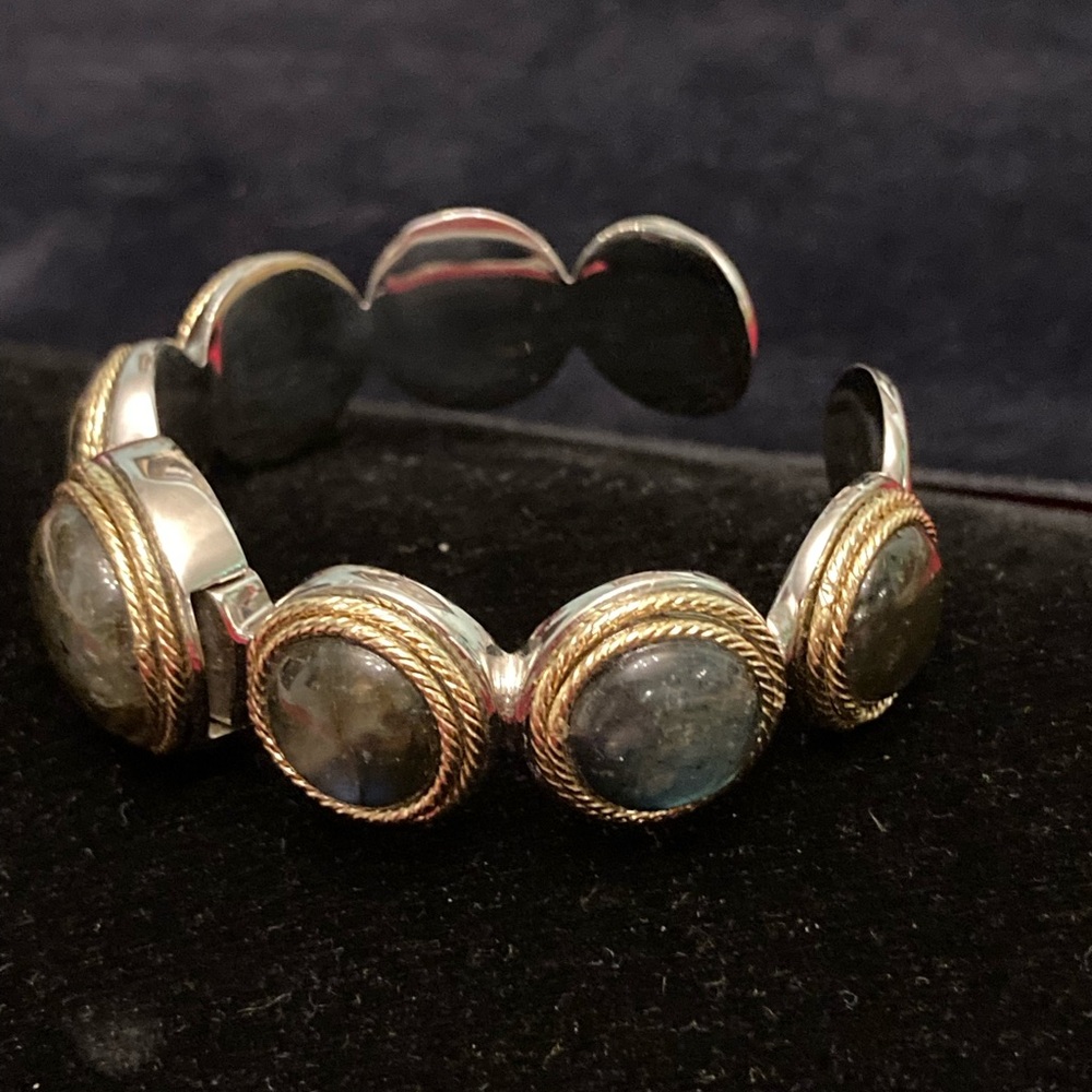 Vincenza gold Labradorite Textured Hinged Cuff, 14K